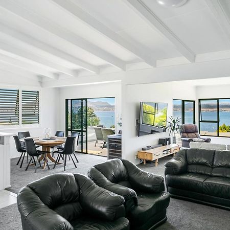 Acacia Bay Bach - Views, Spa & Serenity - Taupo Kültér fotó
