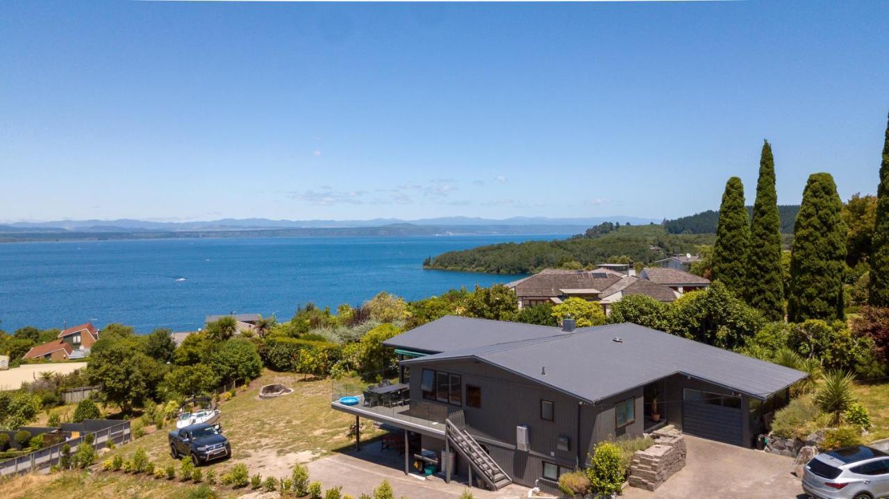 Acacia Bay Bach - Views, Spa & Serenity - Taupo Kültér fotó